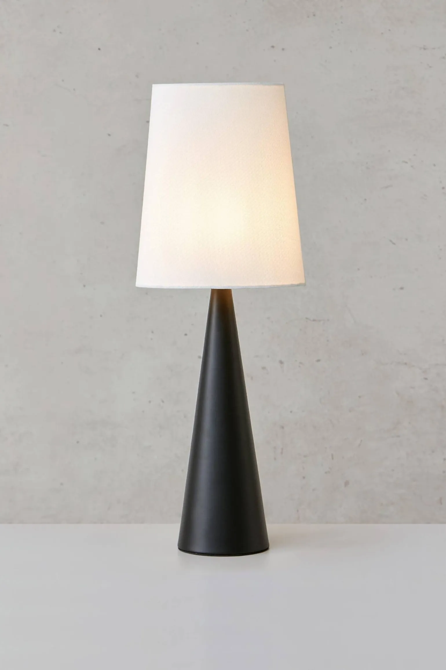 CONUS Table 1L Black/Offwhite (108597) Markslojd