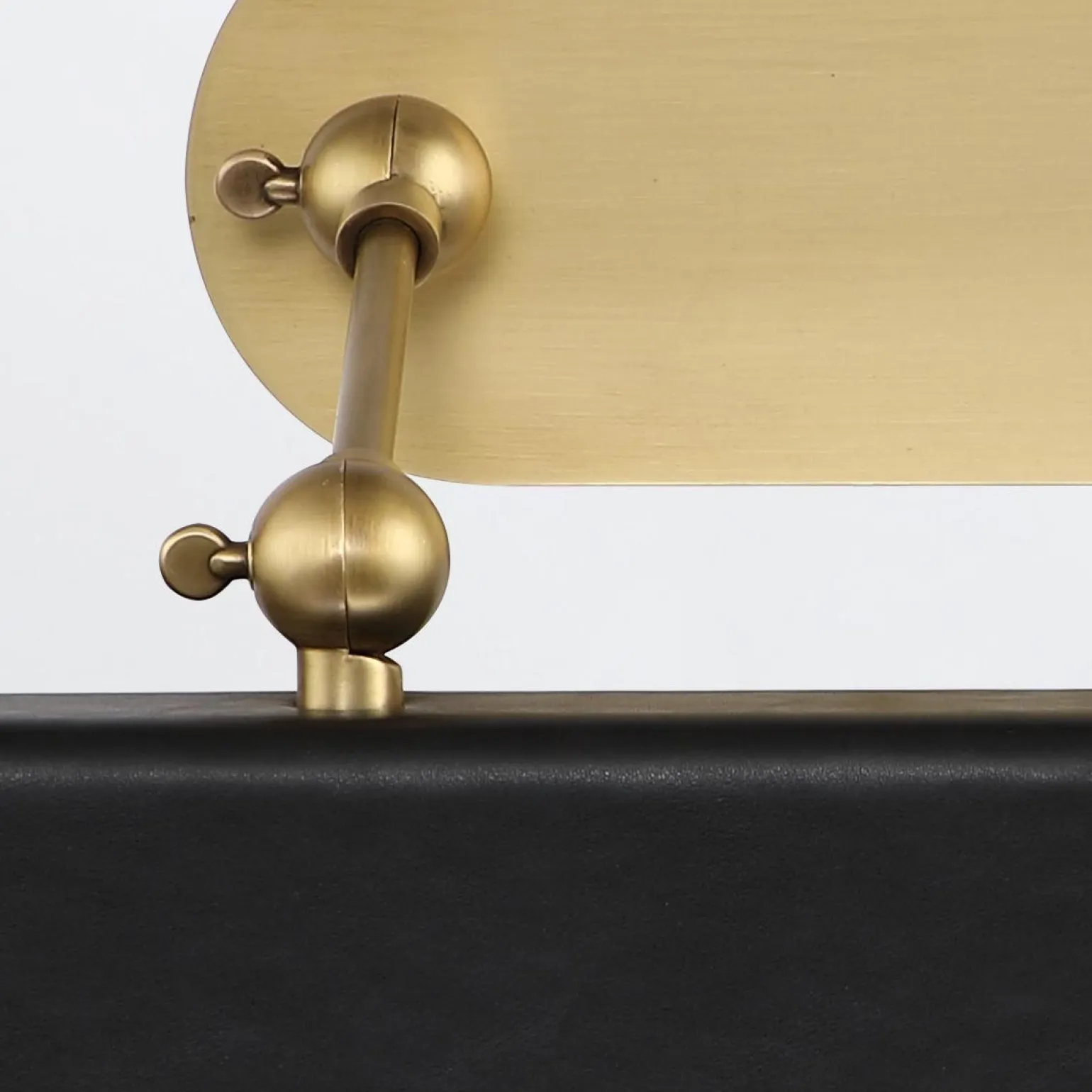 Duża obrazówka LED Valise Picture - Vintage mosiądz, skóra smokingowa (QN-VALISE-PL-L-VBS-TL) - Quintiesse