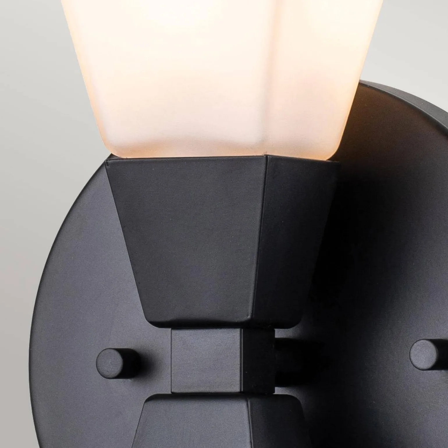 Kinkiet Bowtie (BOWTIE-1-MB) - Elstead Lighting