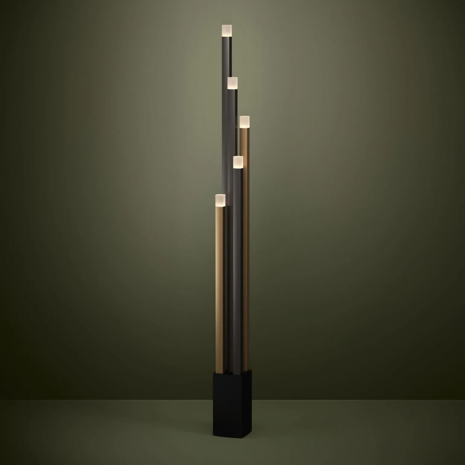 Lampa Podłogowa ESTANTERIOS czarna (39908) - EGLO