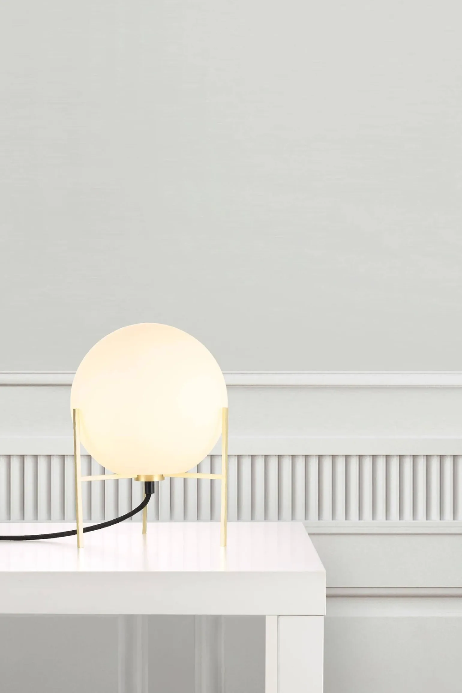 Lampa stołowa ze szklanym kloszem ALTON mleczne szkło / mosiądz (47645001) - Nordlux