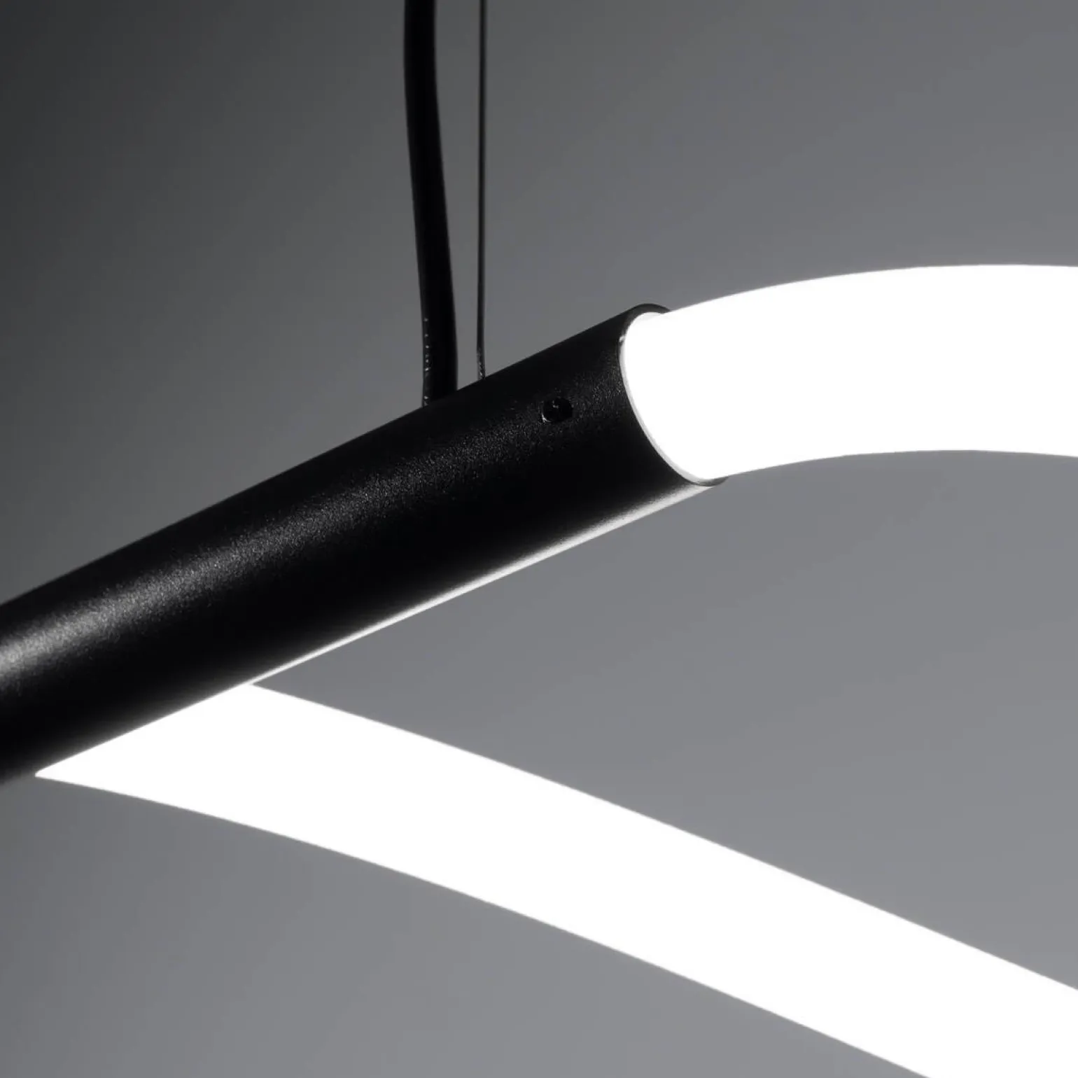 Lampa wisząca GALAKSE 148 czarna LED 2700-6500K (TH.280) - Thoro Lighting