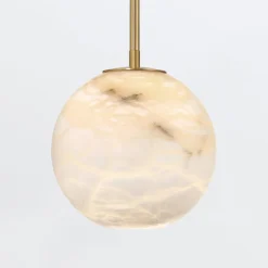 Mała alabastrowa lampa wisząca Kepler - 1 źródło światła - Szczotkowane złoto (QN-KEPLER-1P-S-BG) - Quintiesse