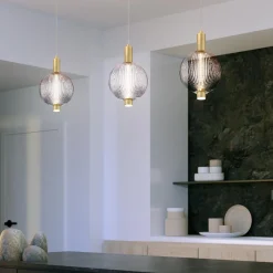 Mała lampa wisząca Palmas - 1 źródło światła - Szczotkowane złoto (QN-PALMAS-1MP-BG) - Quintiesse