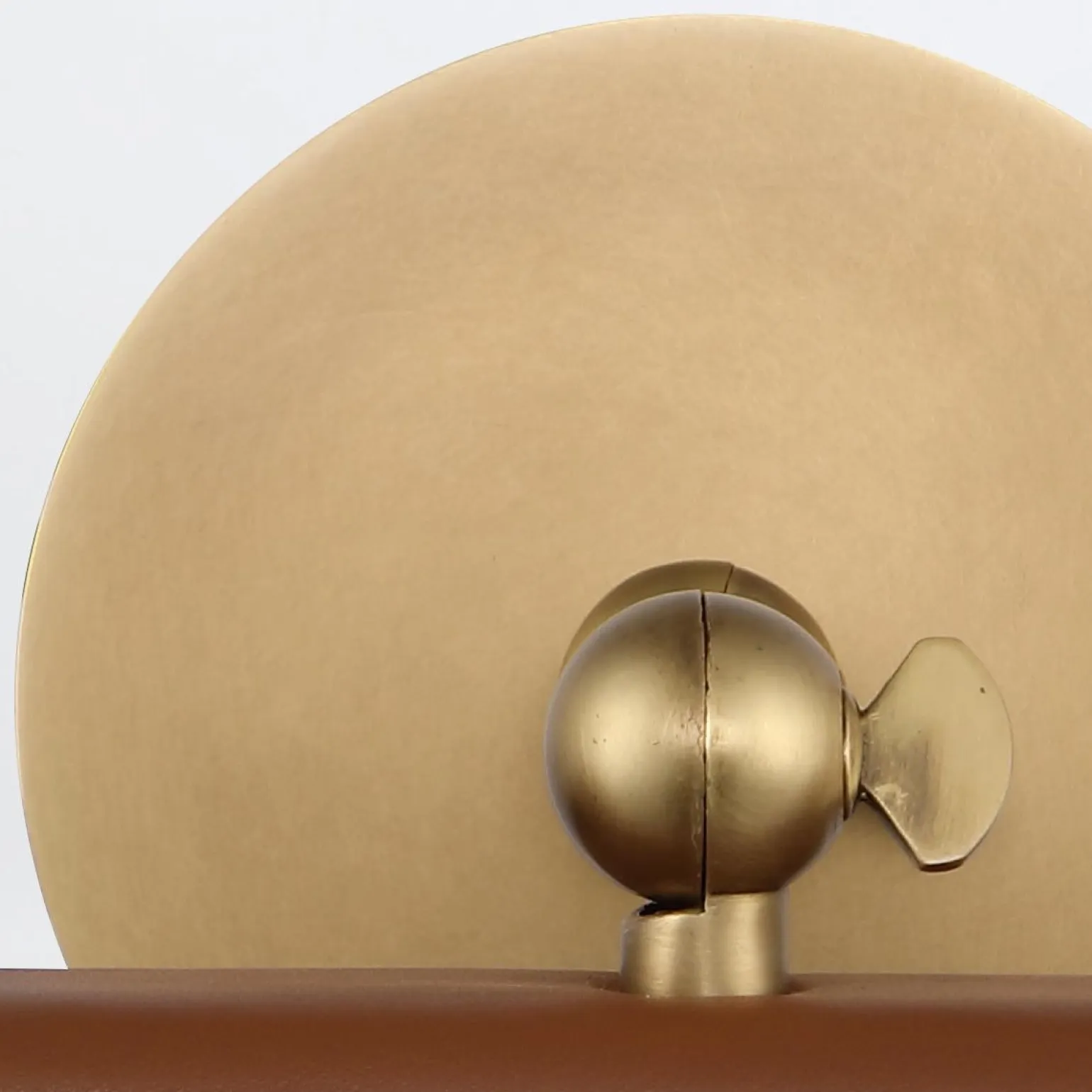 Mała obrazówka LED Valise Picture - Vintage mosiądz, skóra koniakowa (QN-VALISE-PL-S-VBS-CL) - Quintiesse