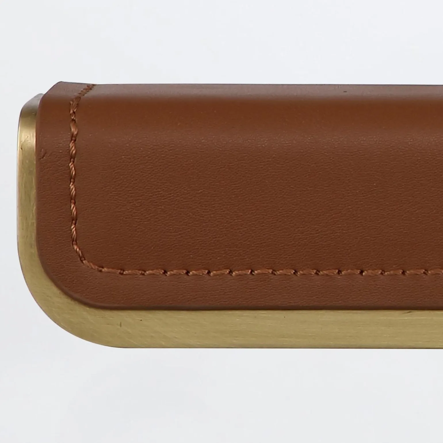 Mała obrazówka LED Valise Picture - Vintage mosiądz, skóra koniakowa (QN-VALISE-PL-S-VBS-CL) - Quintiesse