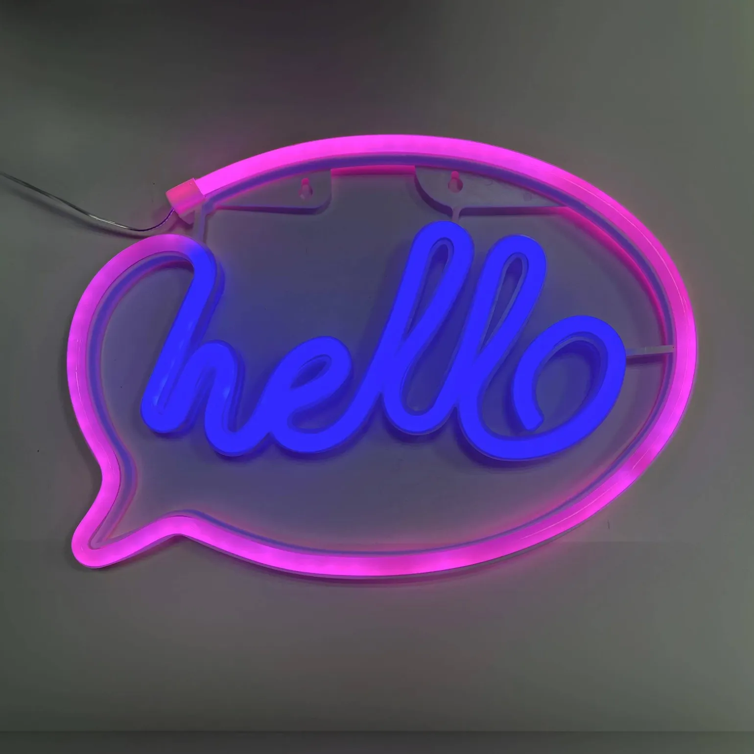 Neon ścienny HELLO LED (FM-NL41) - Zuma Line