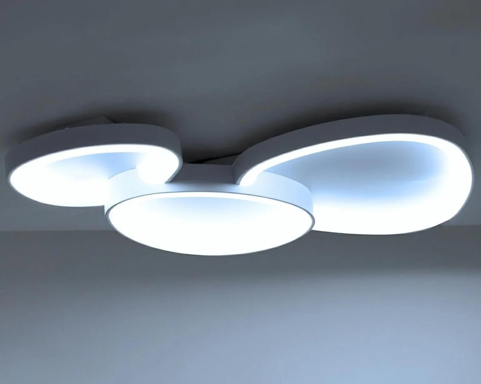 Plafon z pilotem i timerem MOOSEE CELLS 3 biała (MSE1501100501) - Moosee