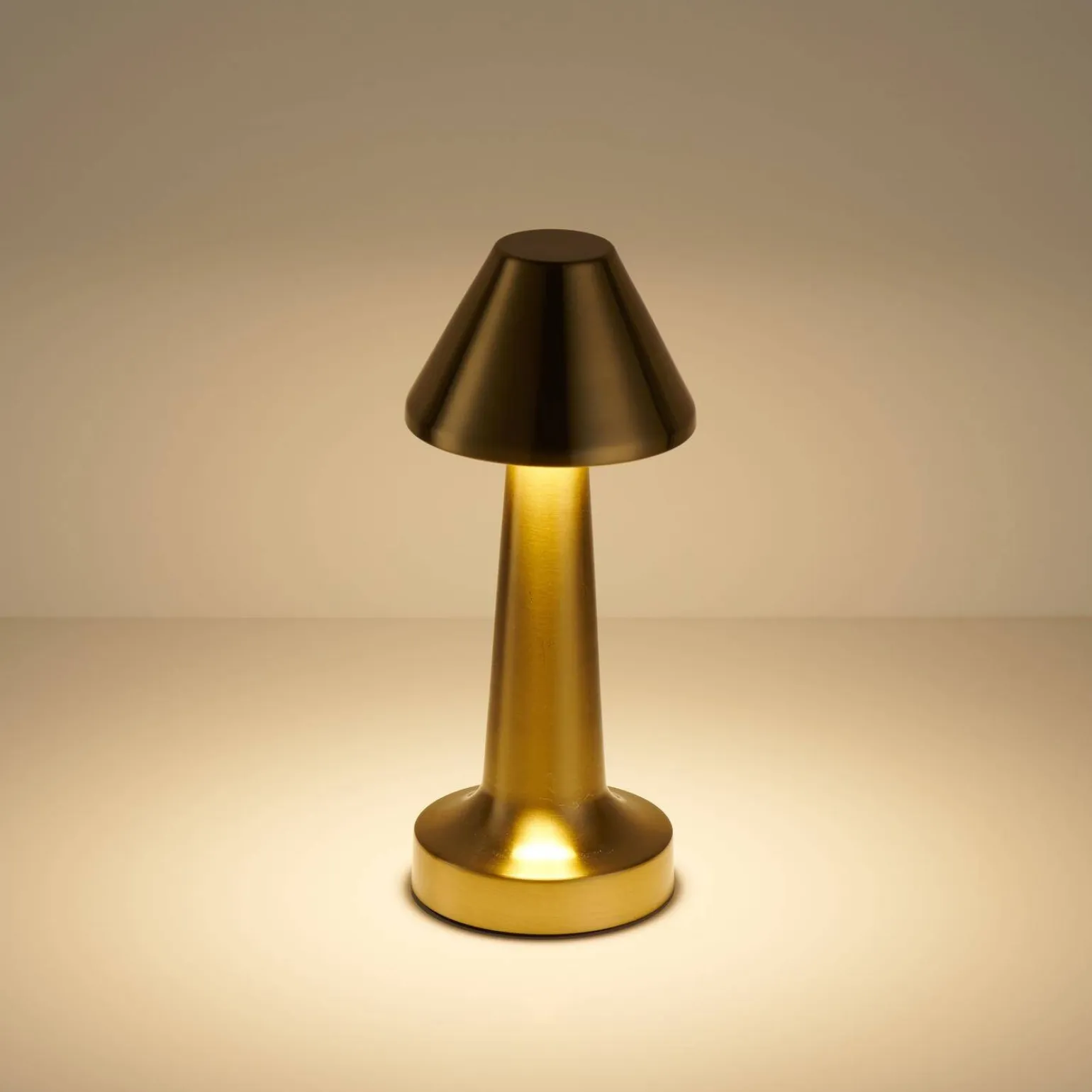 Przenośna lampa z dotykowym włącznikiem TAVOLO B złota 22 cm (ST-8127T/B GOLD) - Step into Design